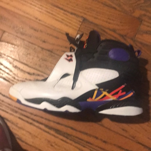 JORDAN 8 THREE PEAT - Picture 2 of 8